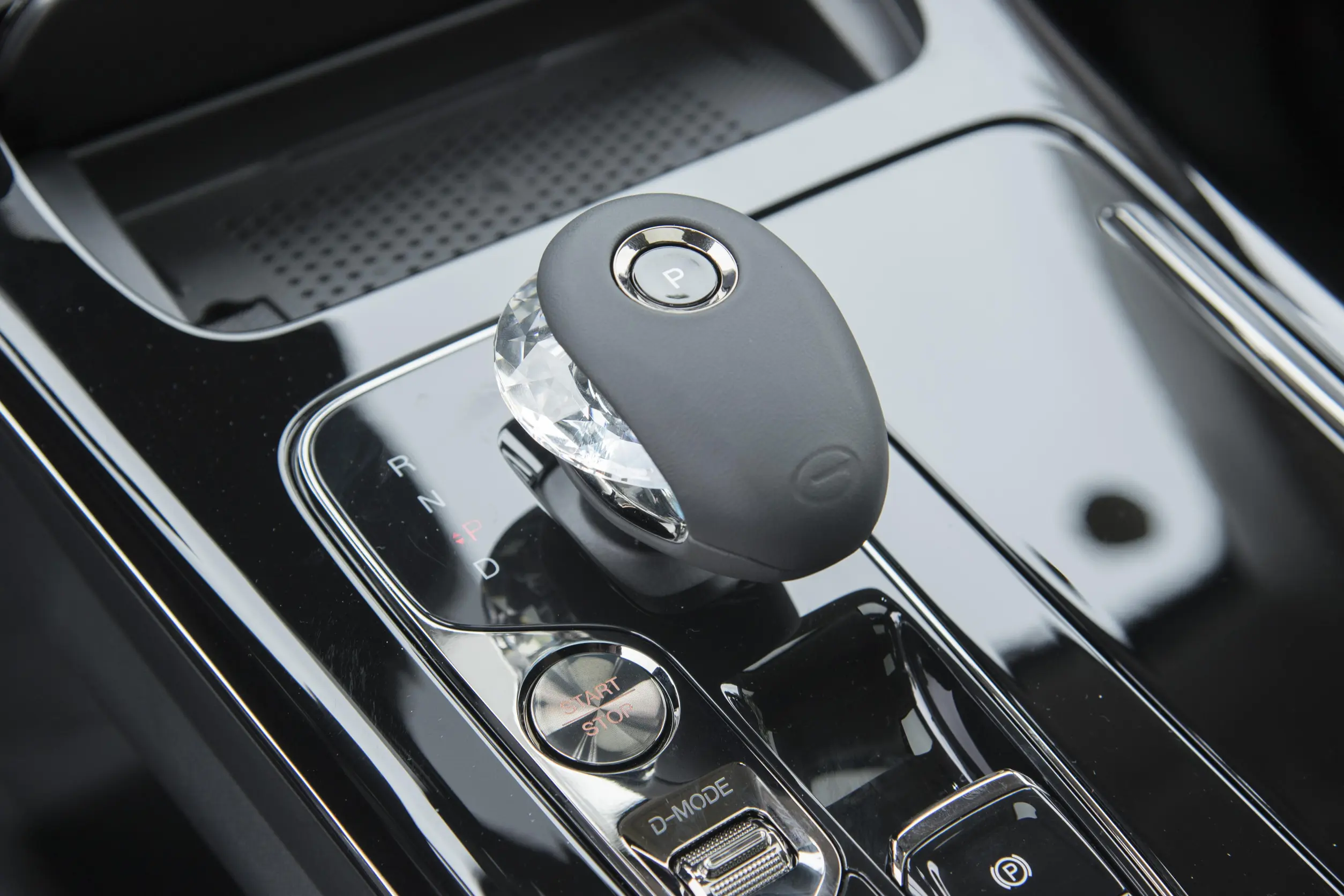 gac trumpchi e9 phev 2023 интерьер-3