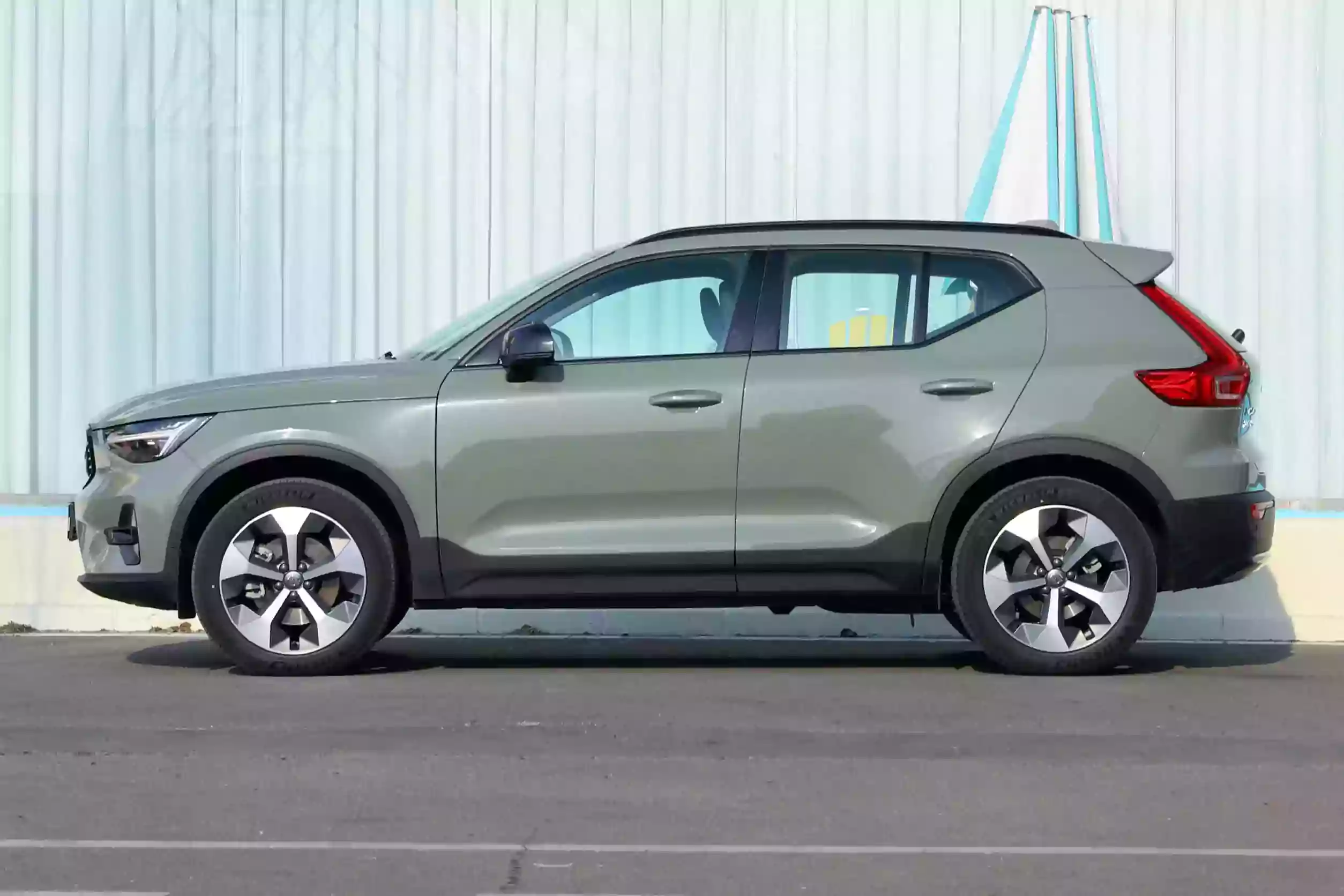 volvo xc40 2024 внешний вид-3