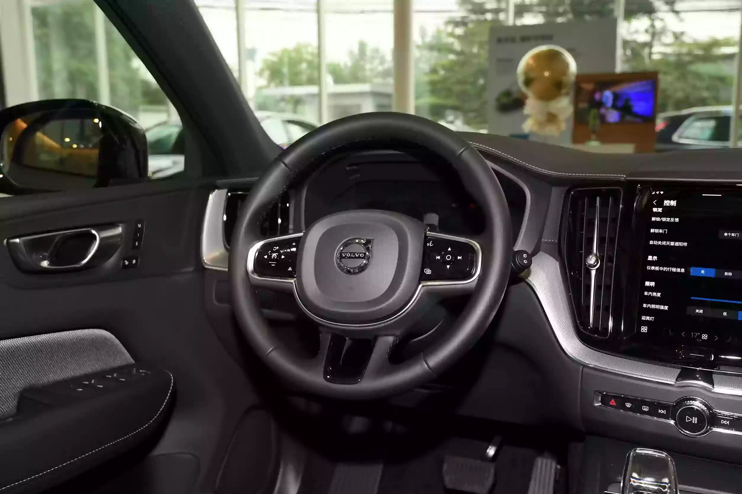 volvo xc60 2024 интерьер-2