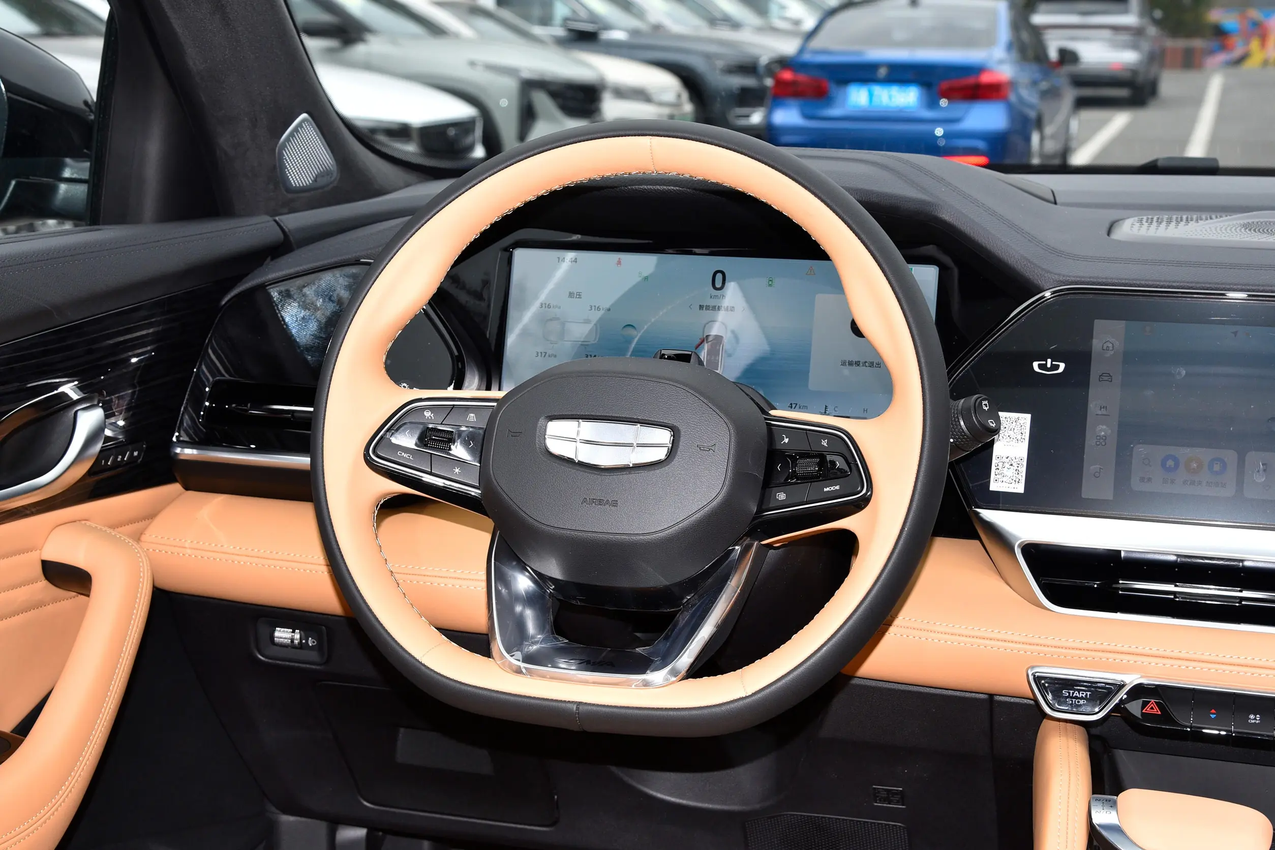 geely monjaro zhiqing 2024 интерьер-2