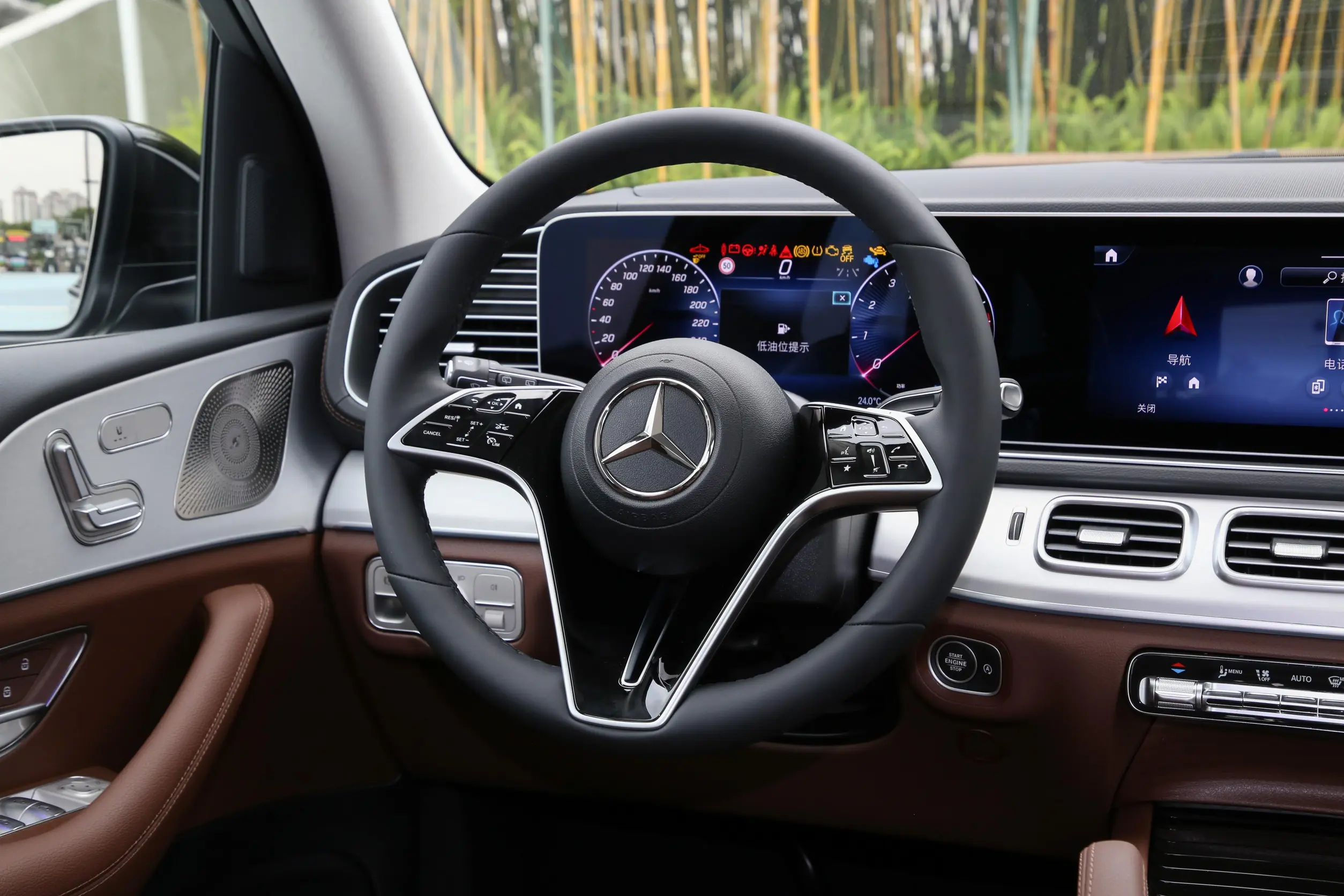 mercedes-benz gle 2024 интерьер-2