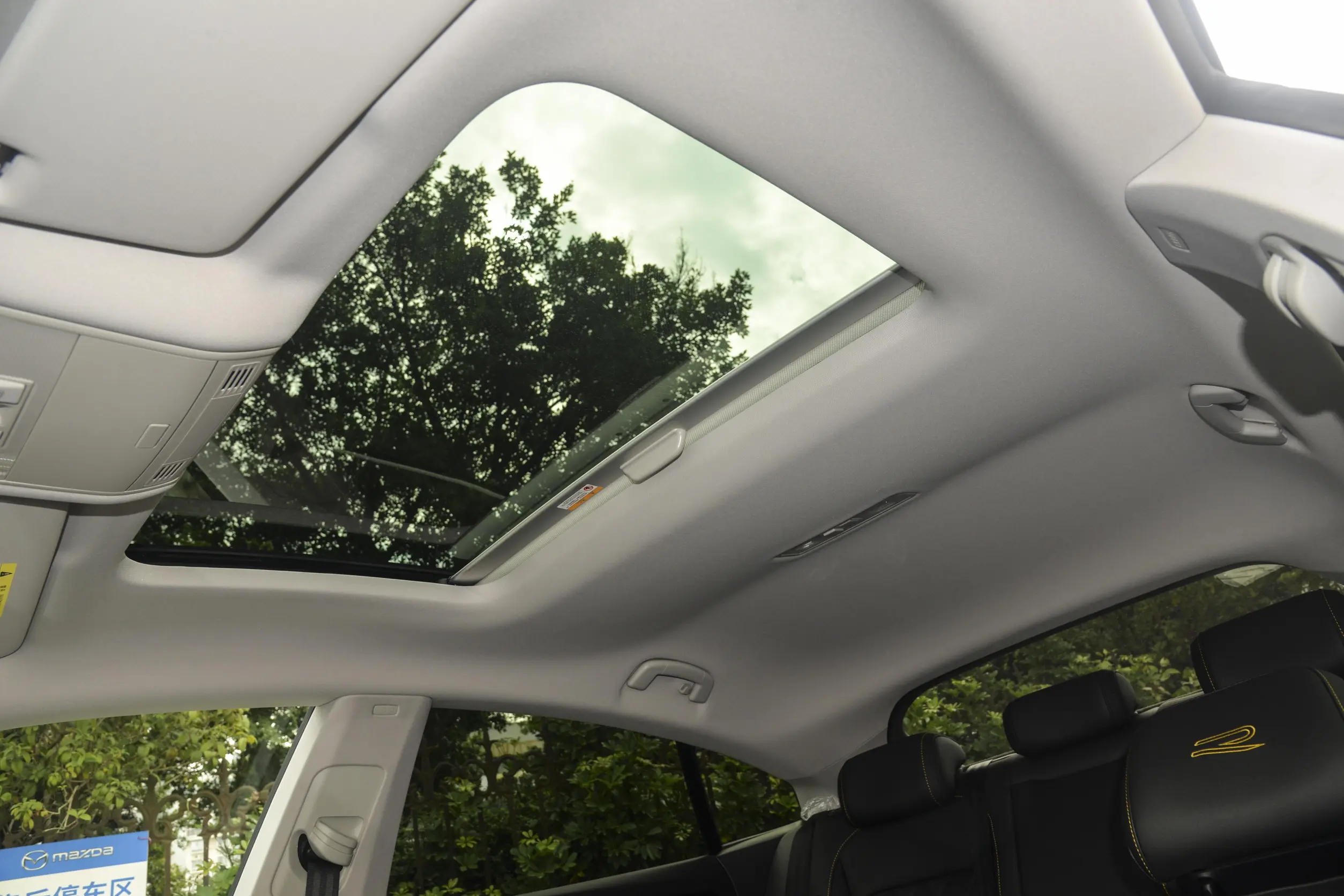 volkswagen arteon 2024 space-3