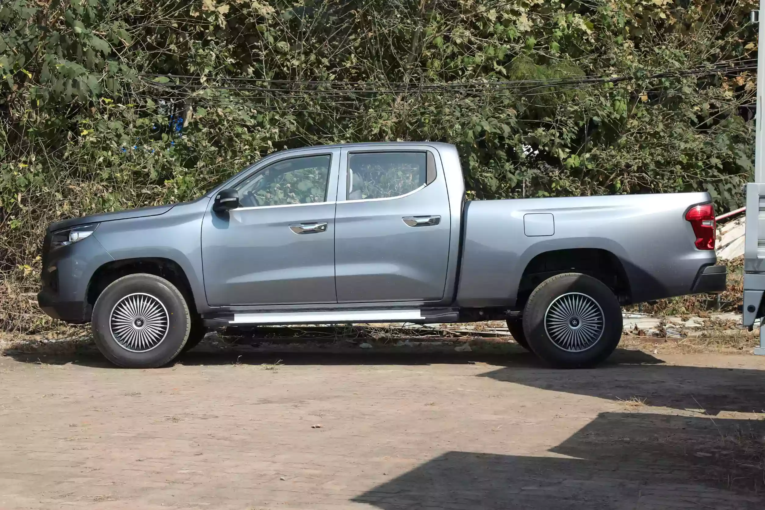 Changan F70 2024 Внешний вид-3
