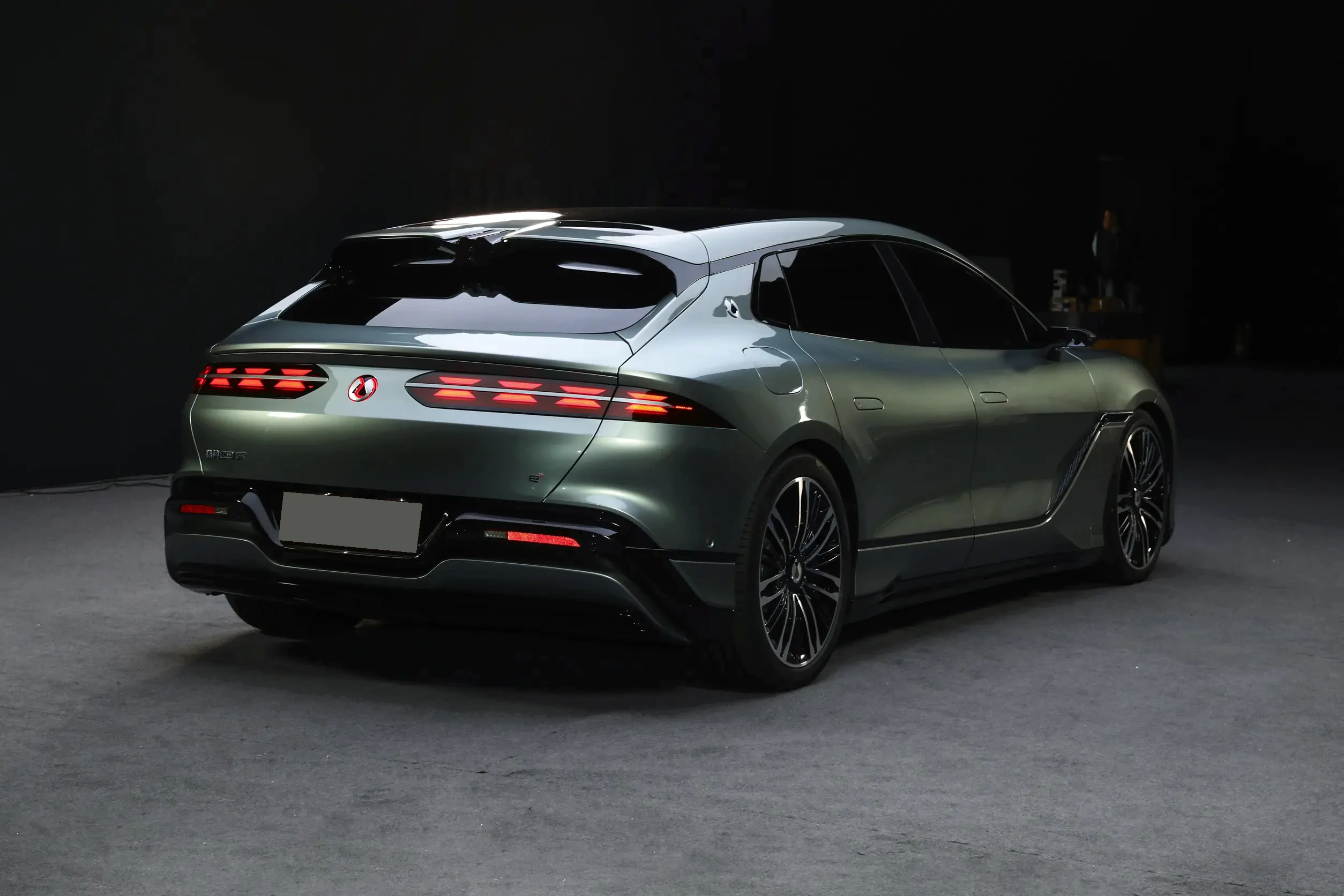 denza z9gt ev 2024 внешний вид-4