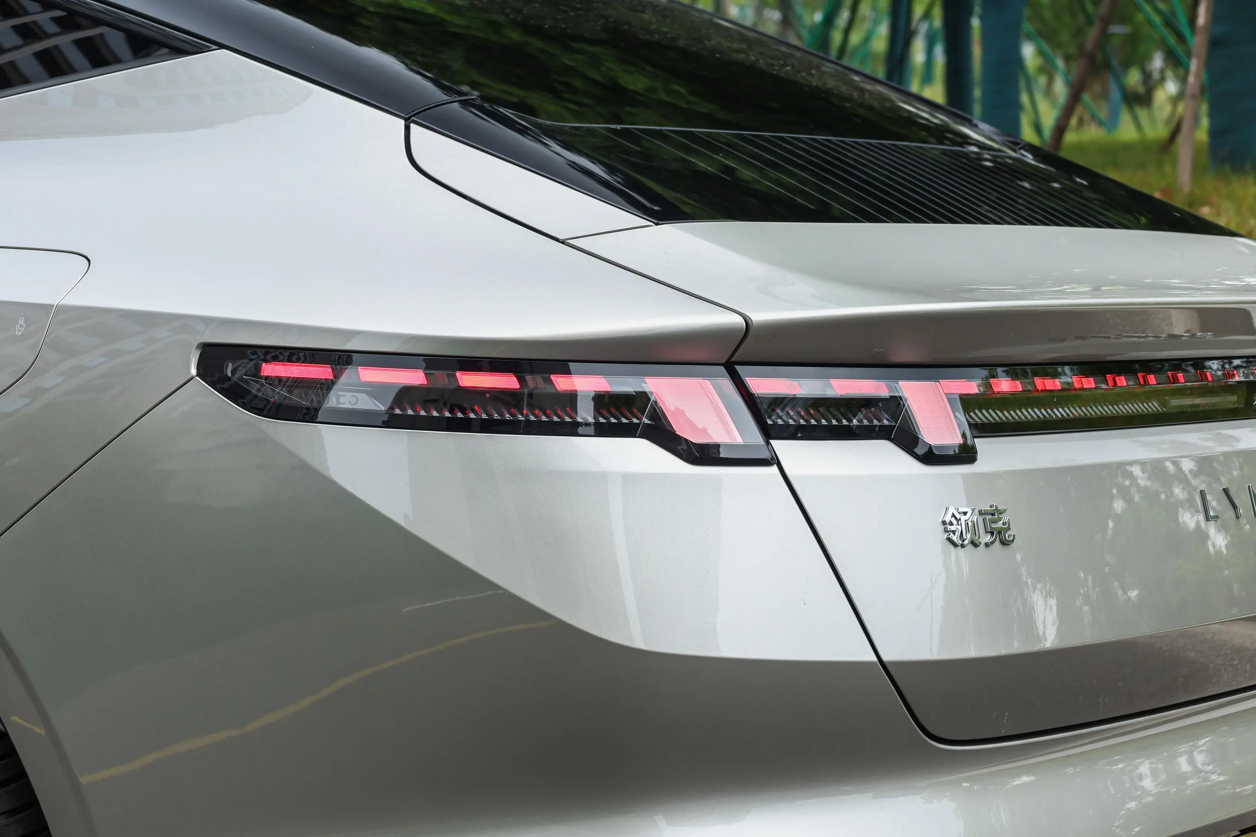 Lynk & Co Z10 2024 Picture-3
