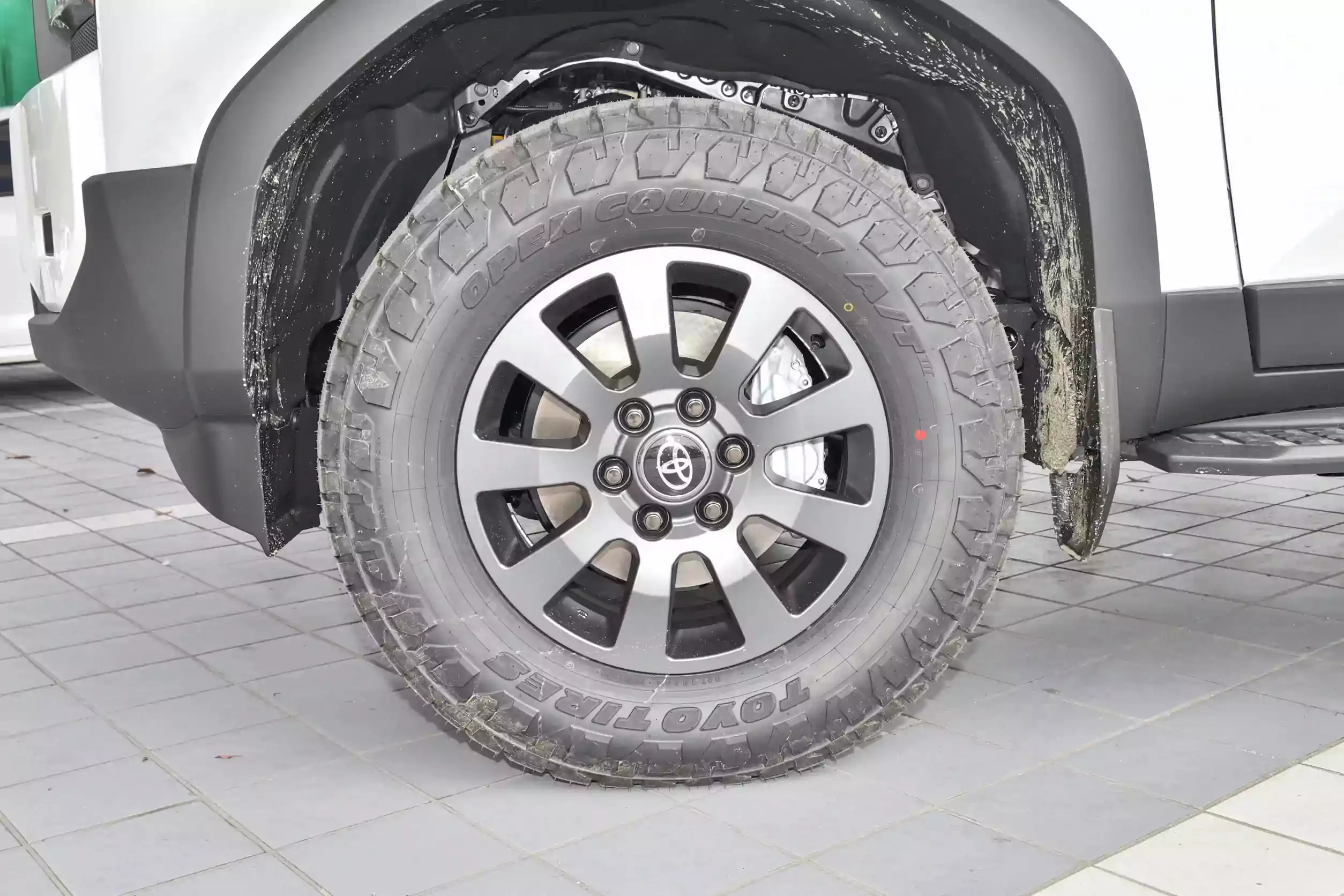 toyota land cruiser prado 2024 picture (9)