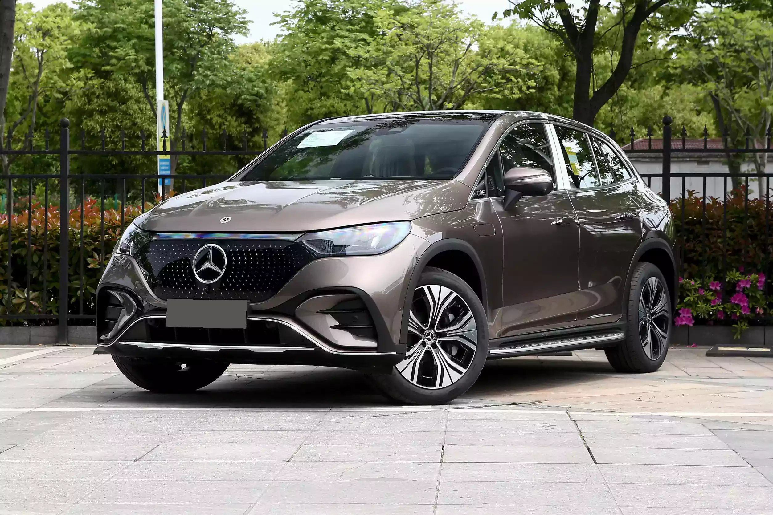 Mercedes-Benz EQE внедорожник